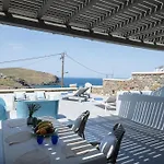 Dom wakacyjny Ultramare Mykonos Beachfront House With 2 Outdoor Tubs Panormos (Mykonos)