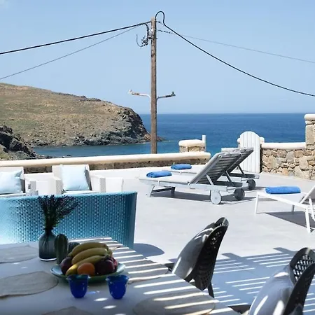 Beachfront House With 2 Outdoor Tubs Panormos (Mykonos)