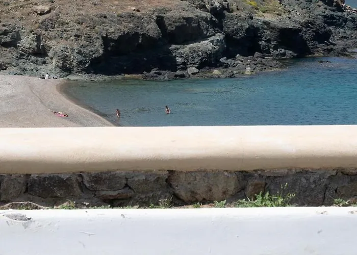 Ultramare Mykonos Beachfront House With 2 Outdoor Tubs Panormos (Mykonos)