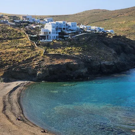 Дом отдыха Ultramare Mykonos Beachfront House With 2 Outdoor Tubs *