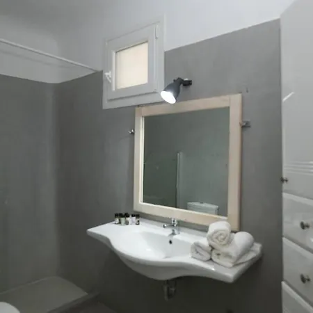 Ultramare Mykonos Beachfront House With 2 Outdoor Tubs Дом отдыха