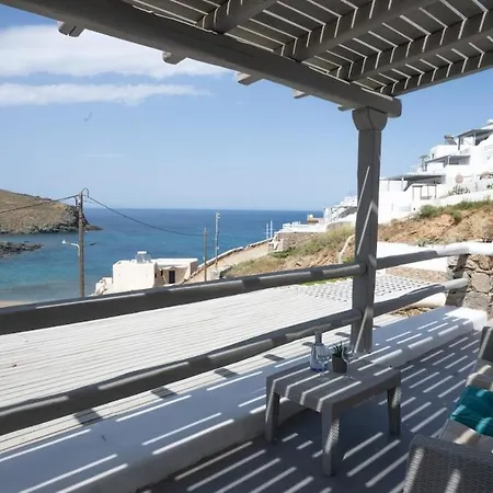 Дом отдыха Ultramare Mykonos Beachfront House With 2 Outdoor Tubs Панормос-Миконос
