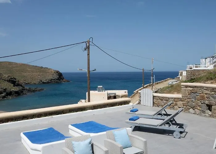 Ultramare Mykonos Beachfront House With 2 Outdoor Tubs Vakantiehuis *
