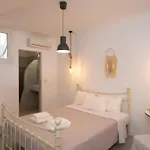 Ultramare Mykonos Beachfront House With 2 Outdoor Tubs Ferienhaus *